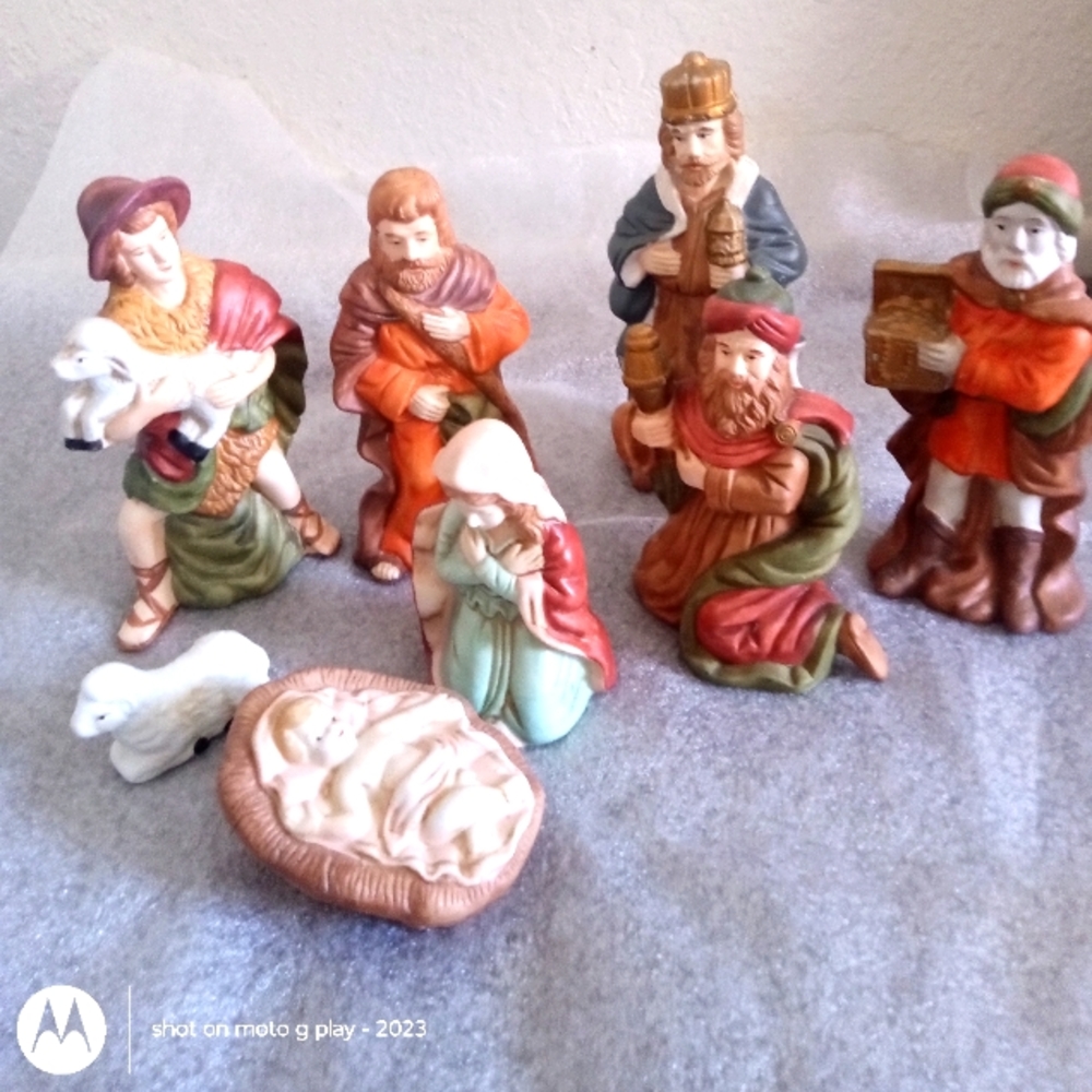 Bisque Vintage 8 piece Nativity . 7 inch Porcelain